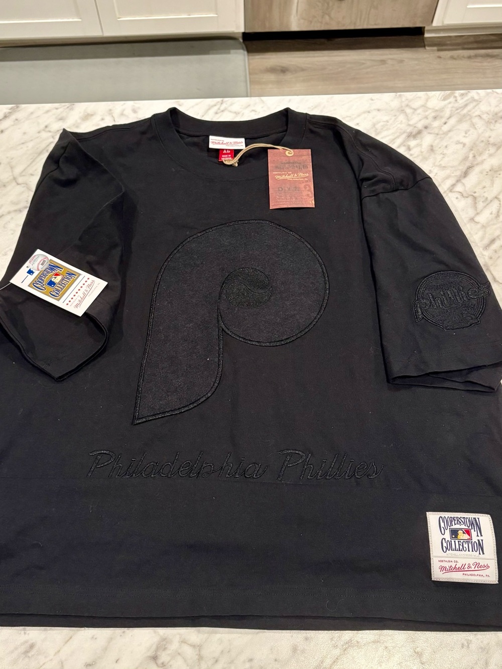 Mitchell & Ness Black Philadelphia Phillies Short Sleeve Shirt Men’s XL